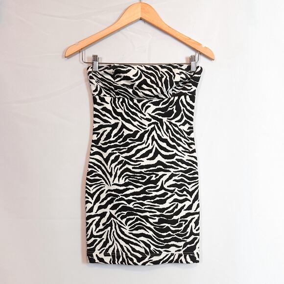 Forever 21 Dresses & Skirts - VINTAGE Y2K F21 Zebra Strapless Mini Dress Sz. S